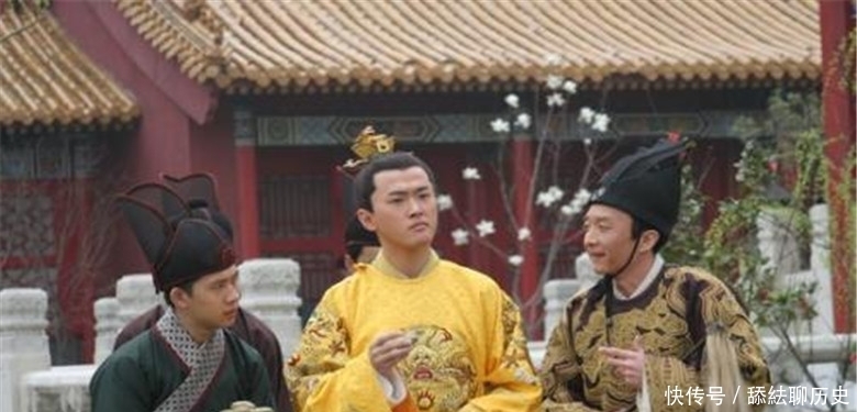 《万历十五年》中,黄仁宇为何称万历皇帝为“活着的祖宗”?