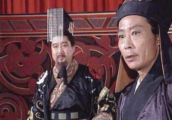 却说|刘备这个儿子比刘禅勇猛百倍，诸葛亮却说处死他，否则是祸害！