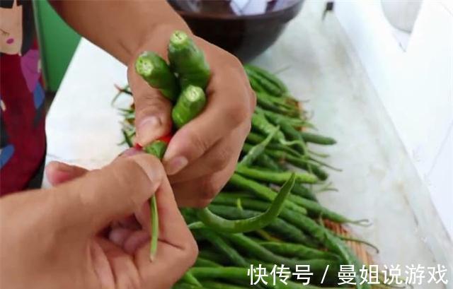 教你青辣椒的正确腌制方法,香辣好吃又下饭,做法超简单