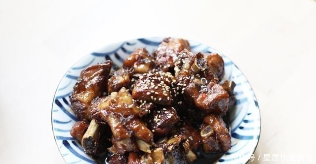 夫妻俩|一线城市80后夫妻俩的日常午餐，生活要有仪式感，拒绝精致穷！
