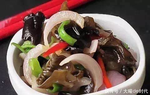 洋葱和此物一起炒,不贫血了,大肚子平了,皮