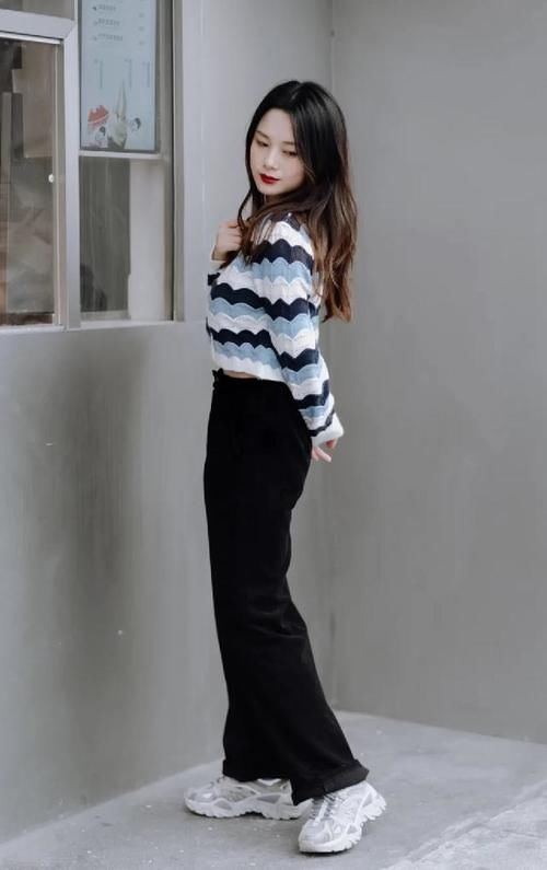毛衣 + 阔腿裤，冬天这样穿才洋气