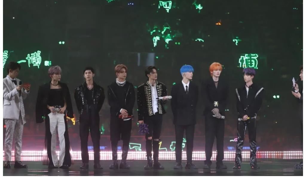 吳宣儀|十二年賭來一片綠海,「偶像一姐」杜華該醒了