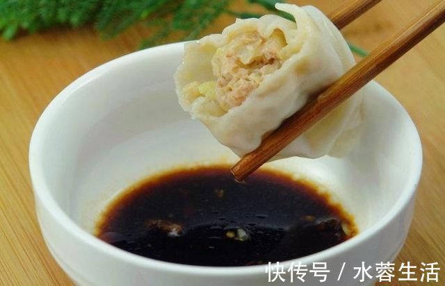 窍门|白菜猪肉馅饺子怎么做才好吃?牢记3个窍门,饺子不柴不腥鲜味足