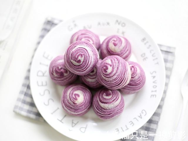 面粉别做馒头了，试试此款点心，个人觉得比馒头好看还好吃，真香