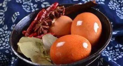 危害|小宝宝吃鸡蛋不治生亡,这样吃危害大,医生:就像给孩子喂毒药