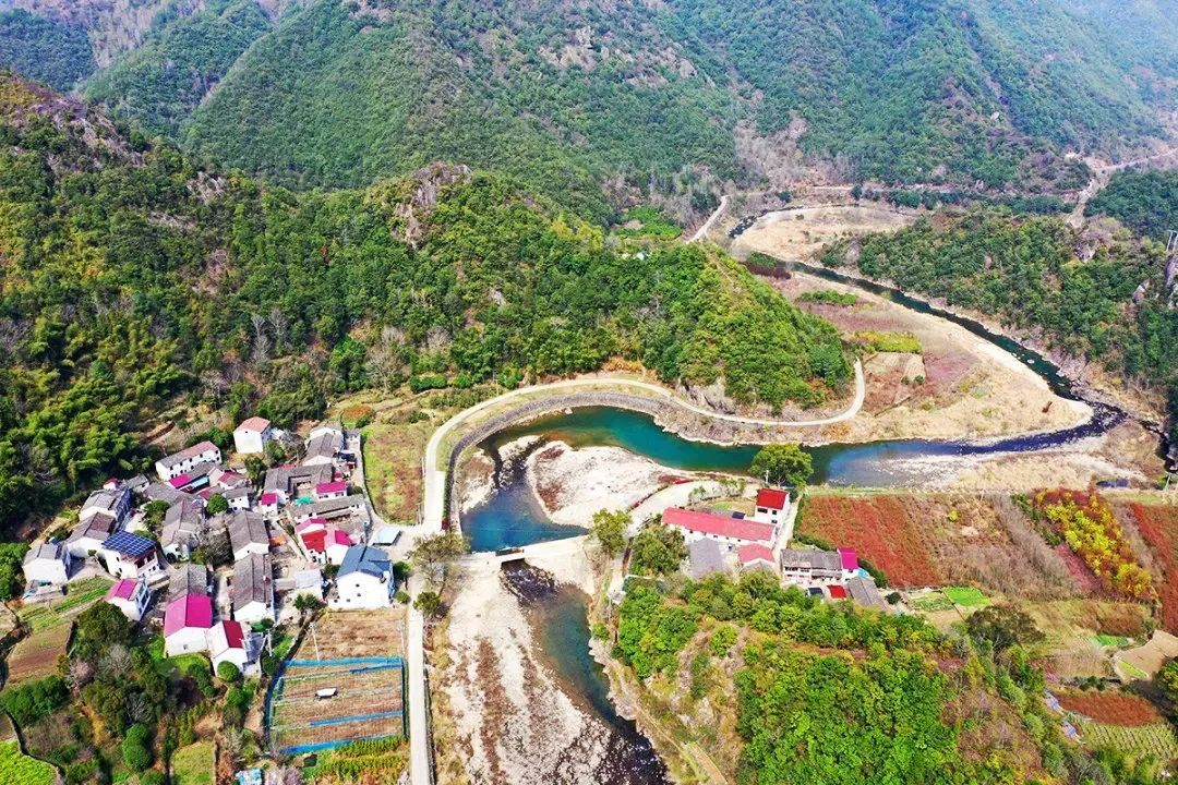 天台县 【乡●愁】1400多天台人迁往宁海! 空中看清溪水库移民第一村!