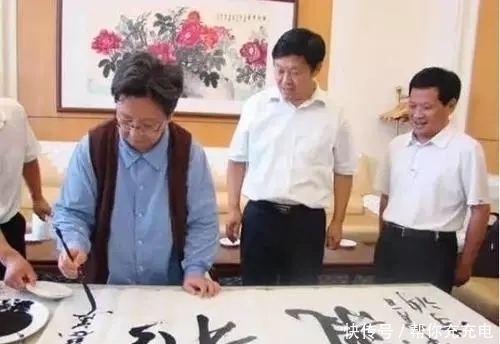 李敏&毛主席爱女李讷笔法沉稳奇宕,与李敏笔墨不同,书法毛体气韵浓郁