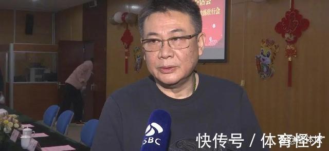 助理教练|袁灵犀去训练营球迷支持!他当助教却质疑关系户,女排主攻用人慌