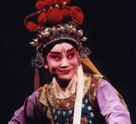 小香玉$国家一级演员,因不务正业被祖母收回艺名,二婚姐弟恋嫁给粉丝