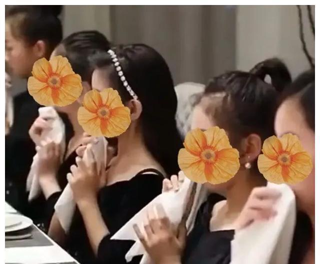 家长|“名媛速成班”,家长踊跃报名,真指望孩子变做作实现阶级跳跃吗