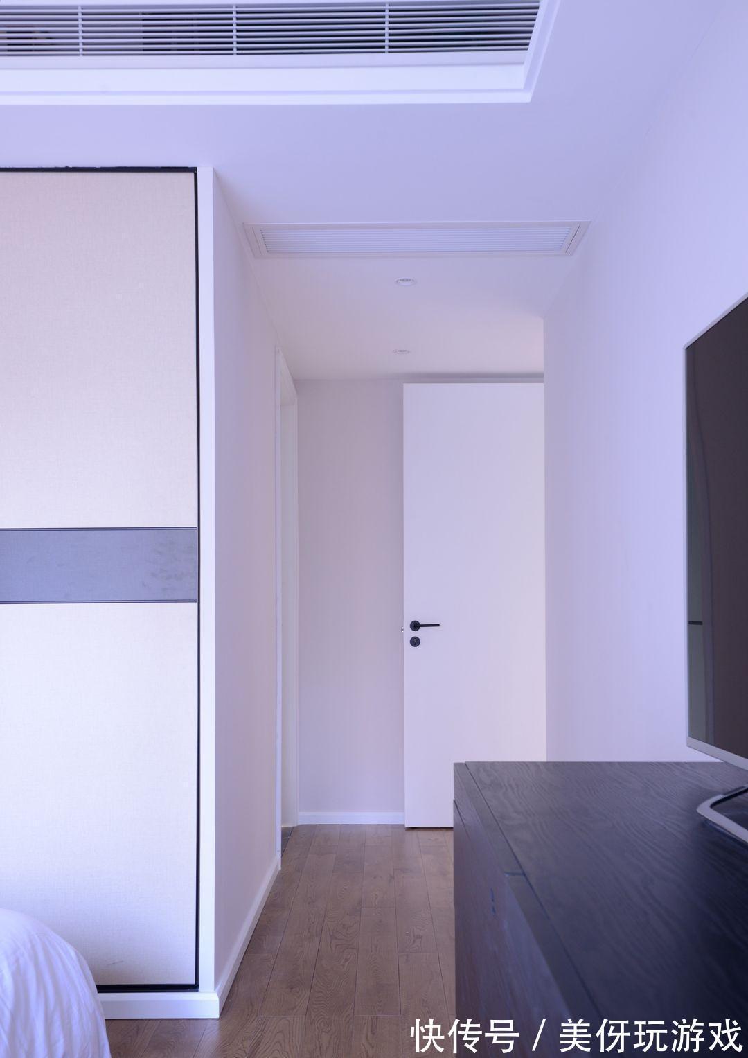 李文伟|将时光碎片收集起来,在光影间,拼凑出让人踏实的安居之所