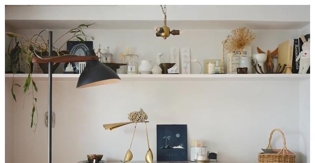 装饰|日本空间设计师的家:墙壁装饰才是主角,绝不浪费大白墙的空间