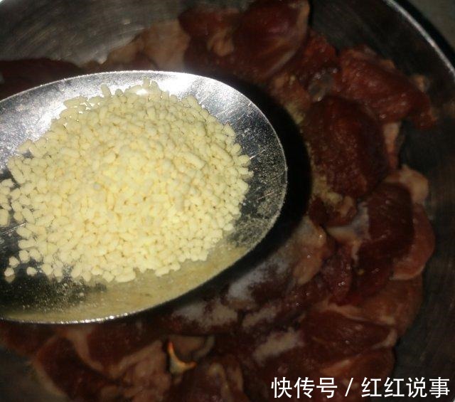做法|孜然羊肉，做法简单，太解馋了！