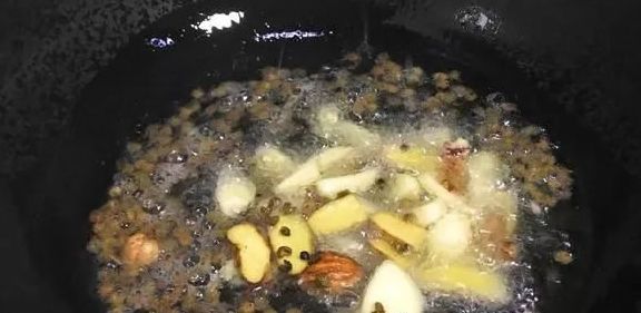 教你调肉馅儿,不管是包饺子还是包包子,都比饭店里卖的还好吃