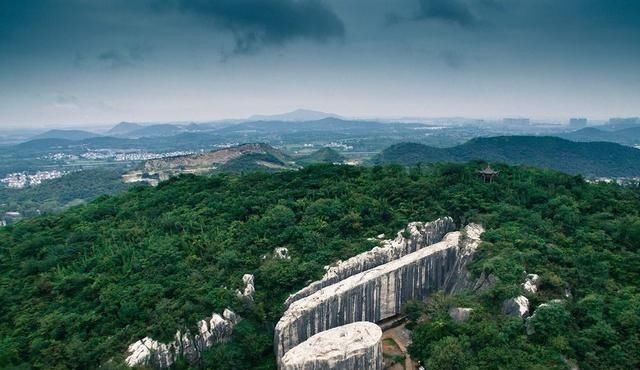 霸气|世界上最霸气的石碑，有20层楼高170架飞机重，位于中国南方