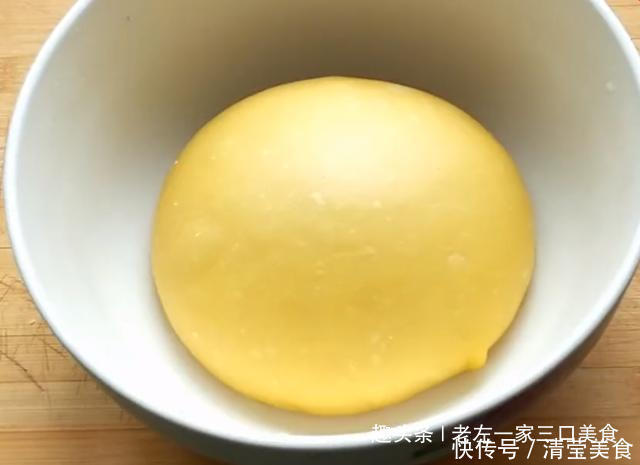 馒头|我家面粉从不蒸馒头，加2根香蕉，简单几步，出锅给肉不换，真香