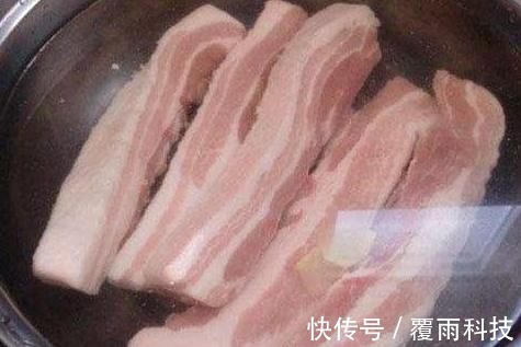 腌腊肉时，只加盐是不行的，有了这两味料，腊肉才咸香入味更好吃