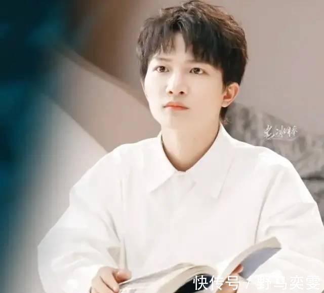 周深生日直播要“顺其自然”，十一四大节目，搬好我的凳子安排