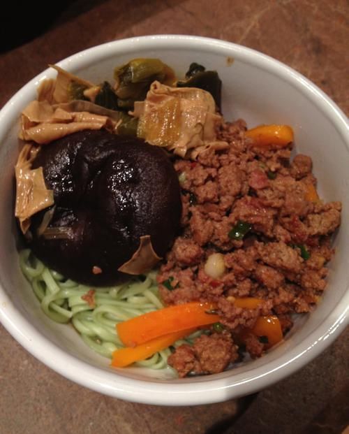 面条这么做,有滋味又过瘾,十分钟就能上桌,吃得好还节省时间