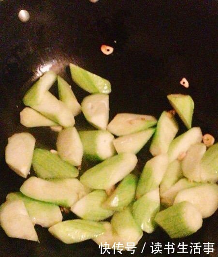 土豆茄子都不如“它”,美容养颜,小孩吃了健脑,才1块5一斤!