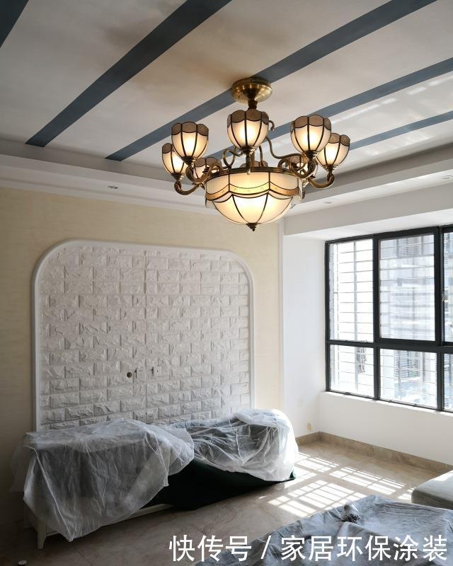 床头柜|90后夫妻的90㎡新房，处处精致复古惹人喜爱，超有格调！