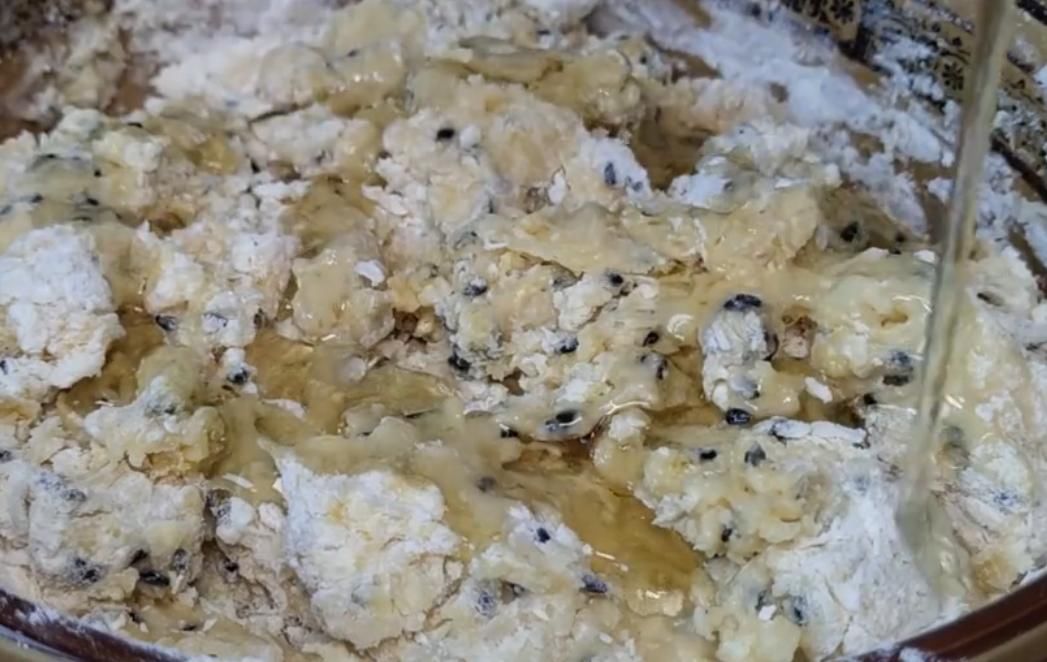 学会|1分钟学会用面粉做道“鸡蛋空心饼”,香甜美味,蓬松暄软