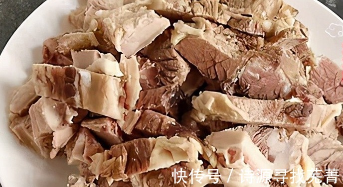 烧制|家常烧牛肉，除了番茄土豆，我常加这两种食材，汤菜主食都有了！
