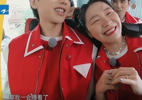 金婧录《奔跑吧》和蔡徐坤互动频繁,两次避嫌的方式很高级