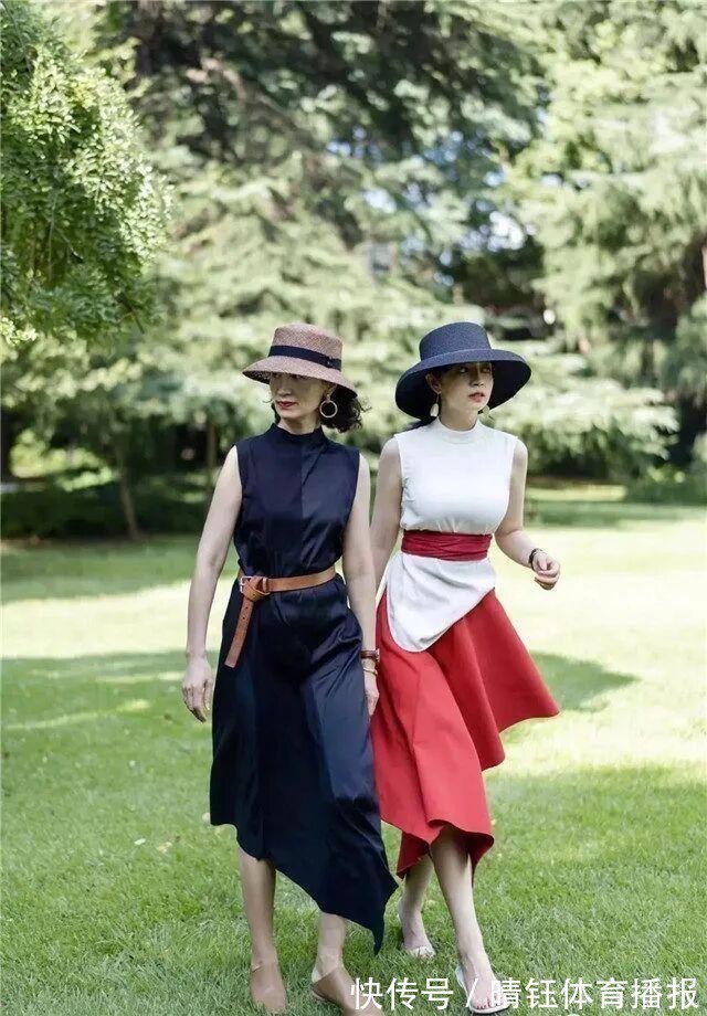 优雅 中年女性穿裙子怎么搭才好看?教你几招避开雷区,优雅时髦又减龄