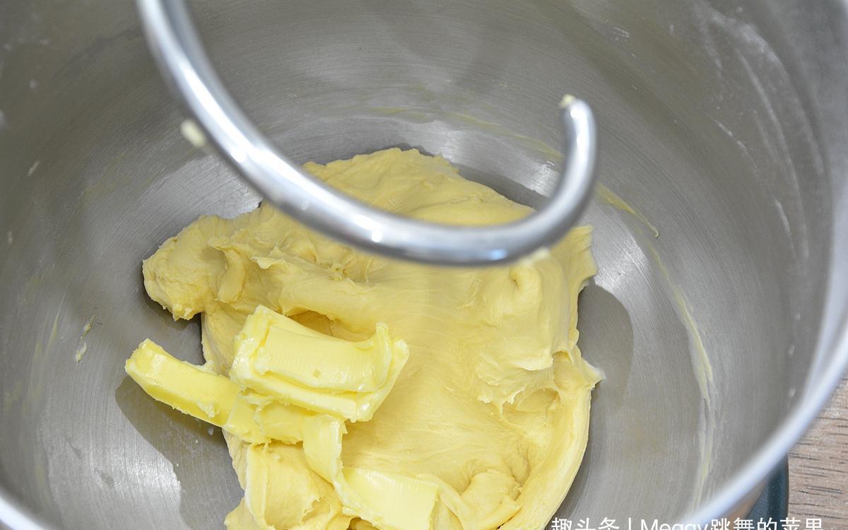 用南瓜做的面包就是好吃，配方快收藏，奶香浓郁香甜暄软