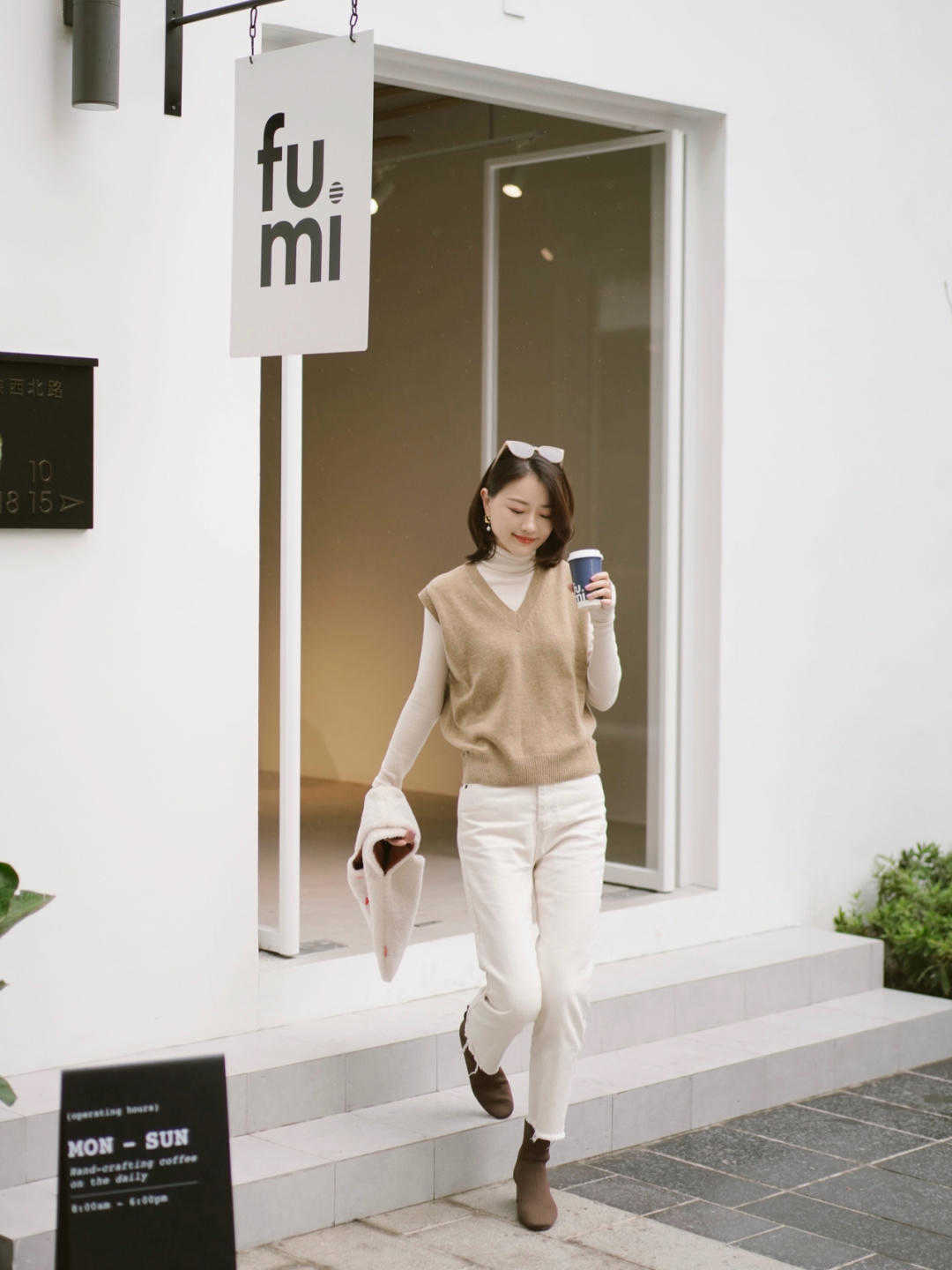 裤子|真正优雅的女生，秋天这样穿搭，针织衫原来还能这样搭配，很高级