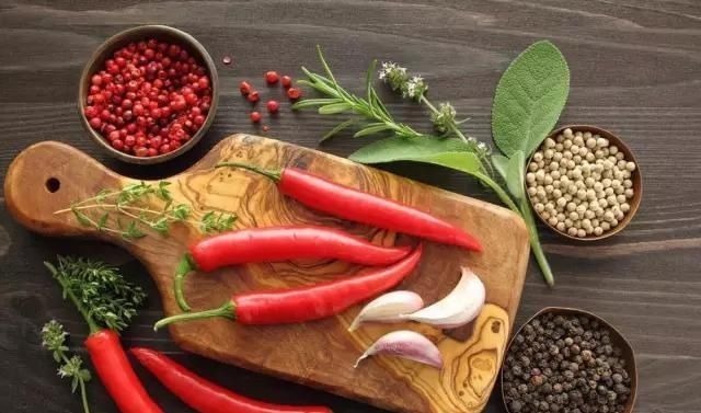 知识|孕妇吃辣,羊水会变辣吗关于孕期吃辣,你不知道的知识盲区