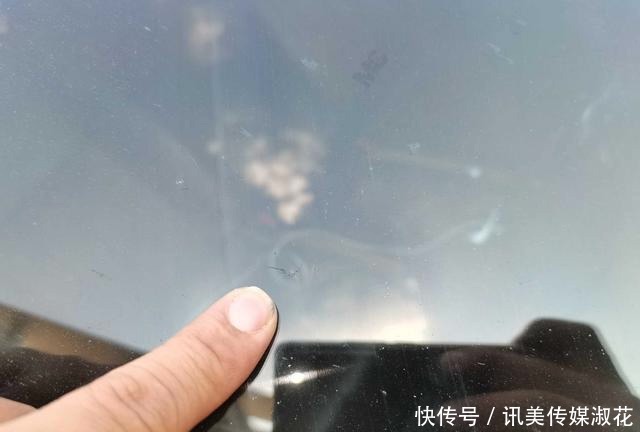 变形|报价15万的英菲尼迪FX35，内饰破烂大梁变形，妹子敢上车？