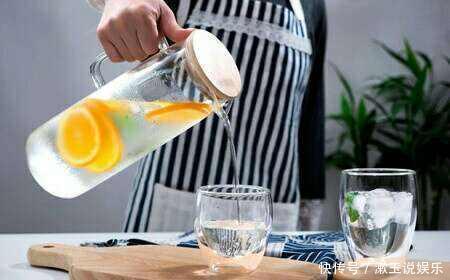 警告,有1种水会致癌,不是隔夜水也不是千滚水,很多人却经常喝