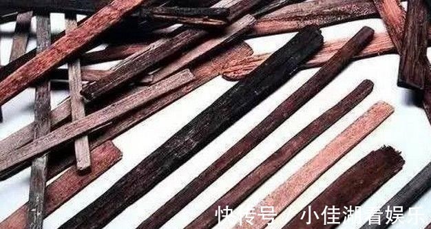 用纸&现代人都是用纸擦屁股，那么古时候的人们都是拿什么擦屁股的？