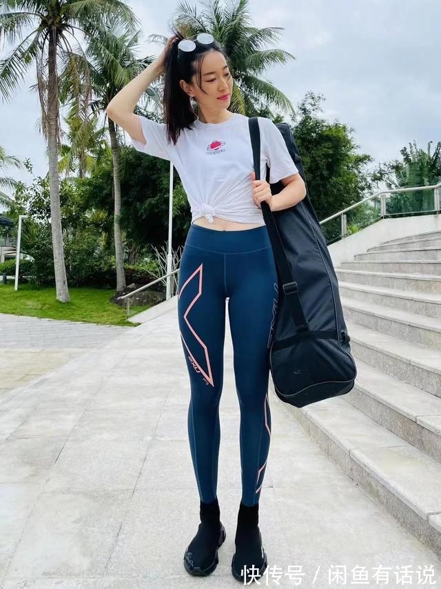 孙一文|孙一文霸气亮相,穿一袭“龙纹长裙”太惊艳,奥运冠军也是洋气人