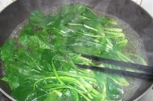 水煮|最适合“水煮”的4种青菜，鲜嫩美味又好吃，“越吃越瘦”