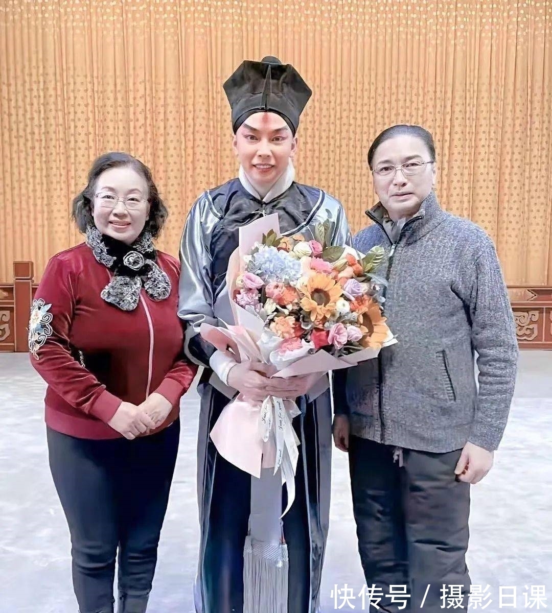 京剧!京剧世家子弟如没有天赋真不应该从事这个行业,偶尔玩玩票还行