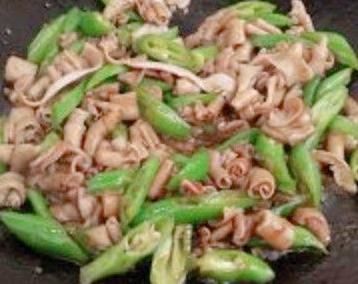  必点|火锅必点菜鸭肠，鸭血的家常做法，尖椒鸭肠，水煮鸭血