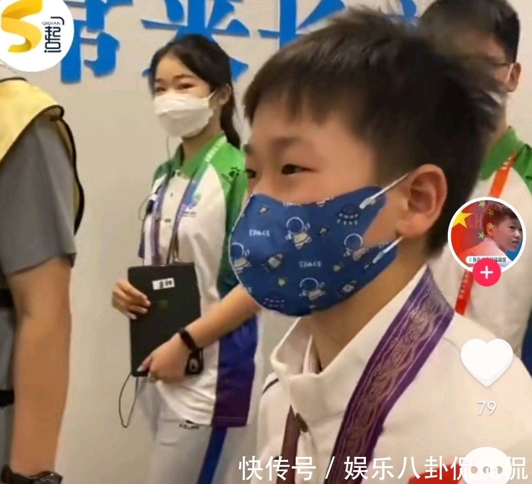 全红婵|记者当面夸奖全红婵!红姐眯着眼睛连说谢谢,一高兴把秘密说出来