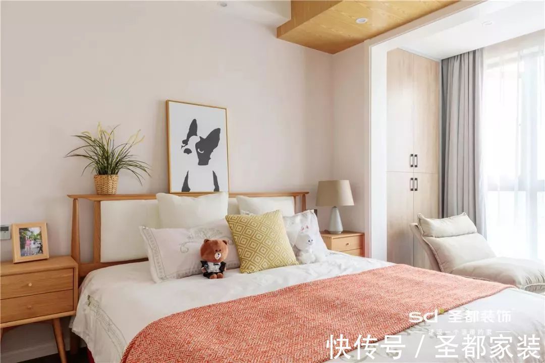 婚房|客餐厅一体+L型厨房设计，小户型婚房装修模板，温馨又甜蜜