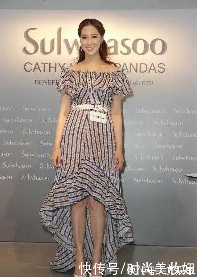 蕾丝|动漫:朱竹清与戴沐白两个人欺负三哥一个,可惜还是被虐