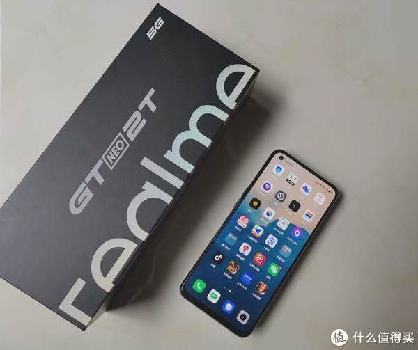 天花板|realme GT Neo2T“釉白”色图赏真实评价：精雕细琢，2K内颜值担当