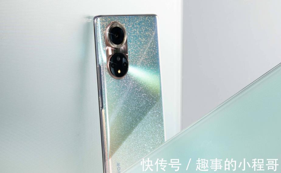 小米11|口碑、性能、影像多维度展开讨论：4000元档的旗舰谁更值得买？