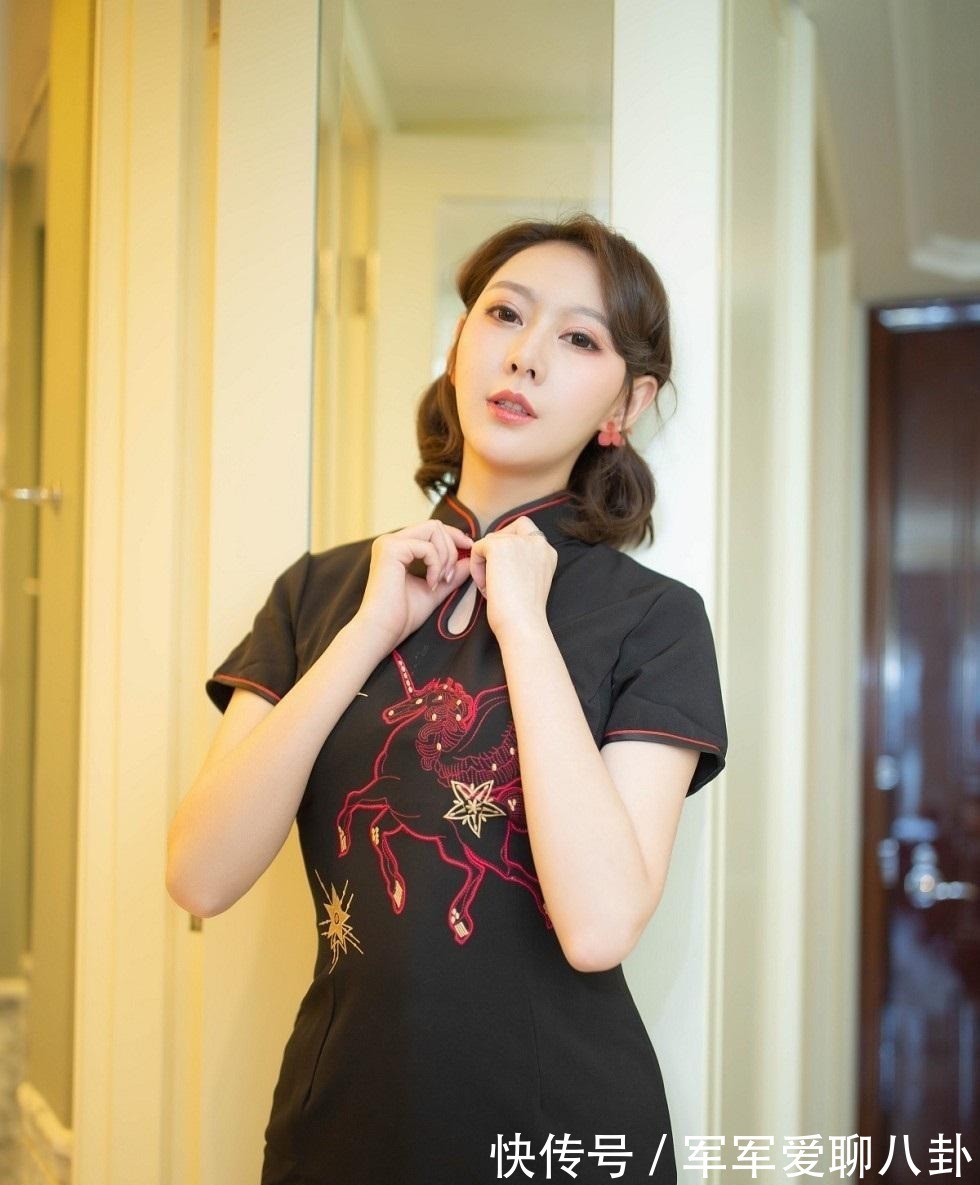 潮流|潮流穿搭:改良版的黑色旗袍
