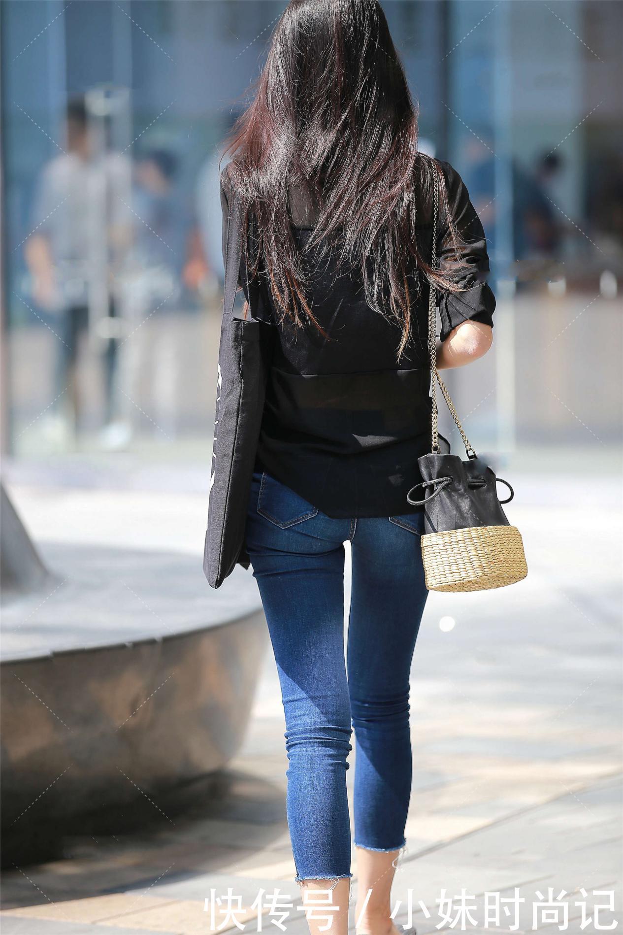 设计|街拍:设计感黑色衬衣, 搭配七分牛仔裤, 时尚街拍