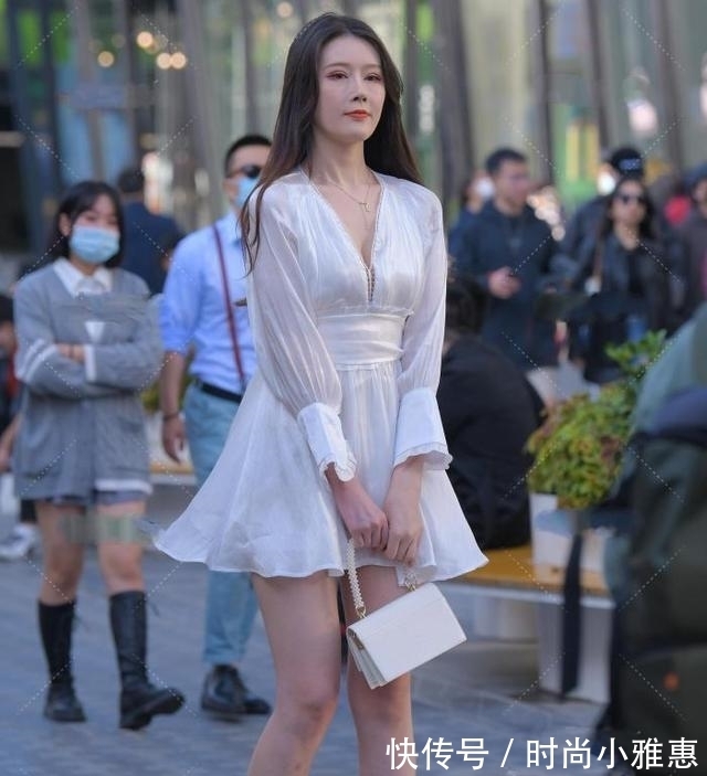 性感|公主裙美女，搭配3厘米高跟鞋，性感又迷人！