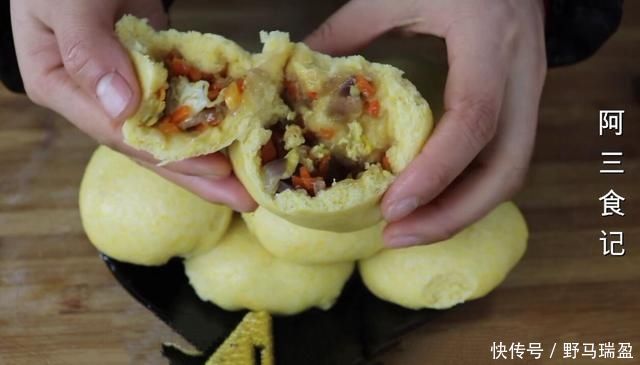 玉米面最好吃的做法,开水一烫,简单一揉,比吃肉还过瘾,太香了