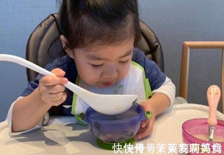 美芽|“不愿吃儿子有口水的剩饭”一碗剩饭,炸出了一群嫌娃恶心的亲妈